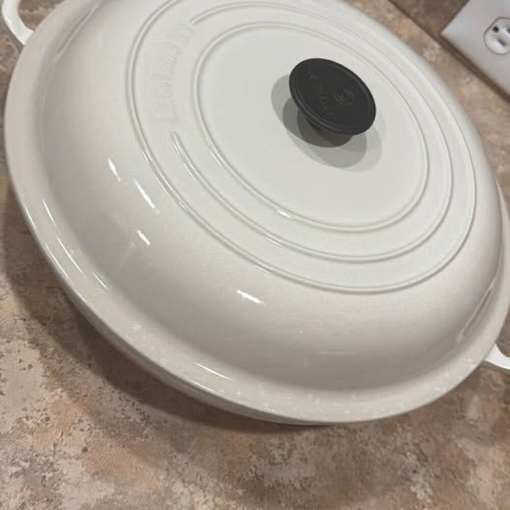Le Creuset 32 Signature Braiser